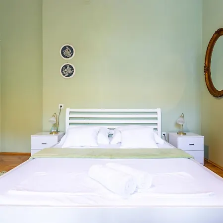 Traditional Bacvice, 3 Min Walk To The Appartement