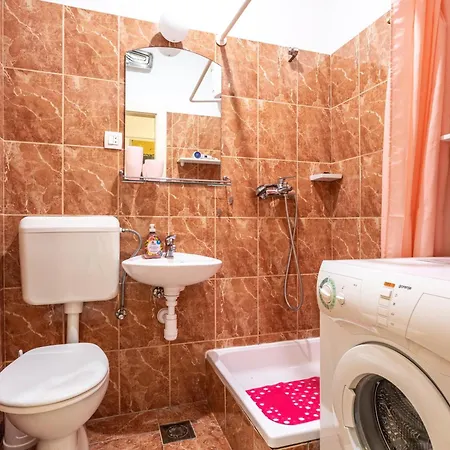 Apartment Traditional Bacvice, 3 Min Walk To The Split