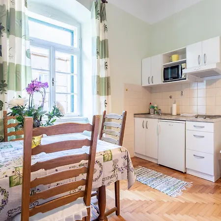 Apartment Traditional Bacvice, 3 Min Walk To The *